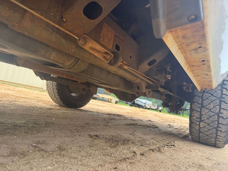 2019-ram-1500-classic-image-22