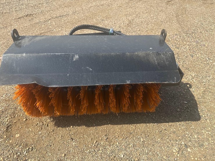 new-mini-skid-broom-image-1
