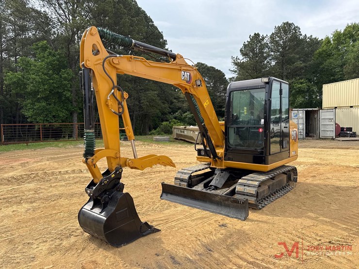2021-caterpillar-305.5-image-2
