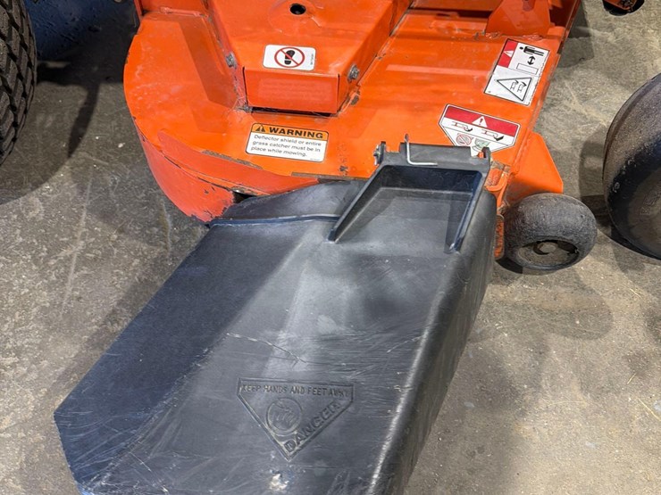 husqvarna-mz52-zero-turn-lawnmower-image-6