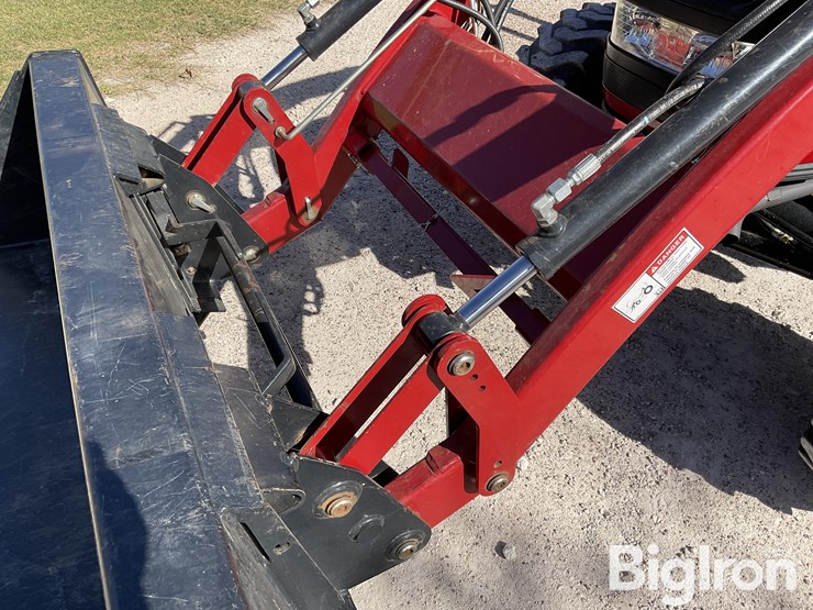 2011-case-ih-farmall-40b-image-14