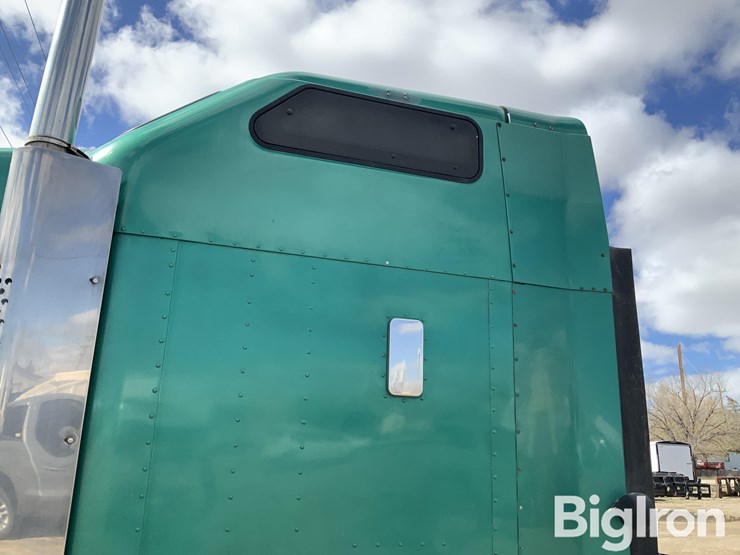 2005-kenworth-w900l-image-19