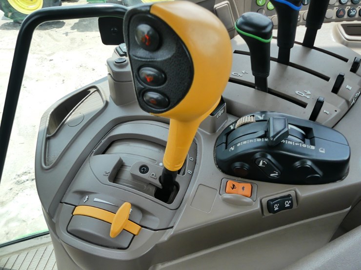 2024-john-deere-6120m-image-15
