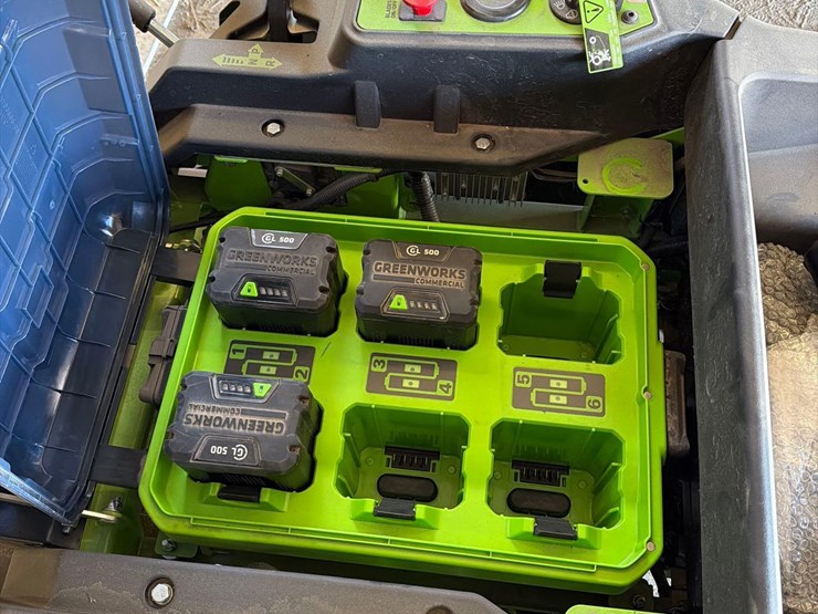 greenworks-pro-crz-428-zero-turn-lawnmower-image-15