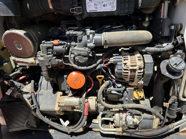 2021-bobcat-t595-image-15