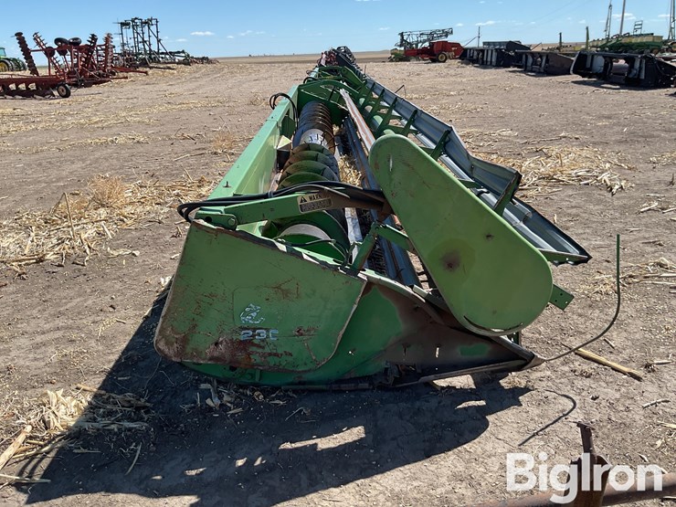 john-deere-230-image-4