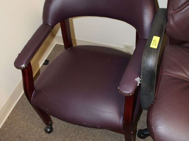 office-chairs-on-casters-image-3