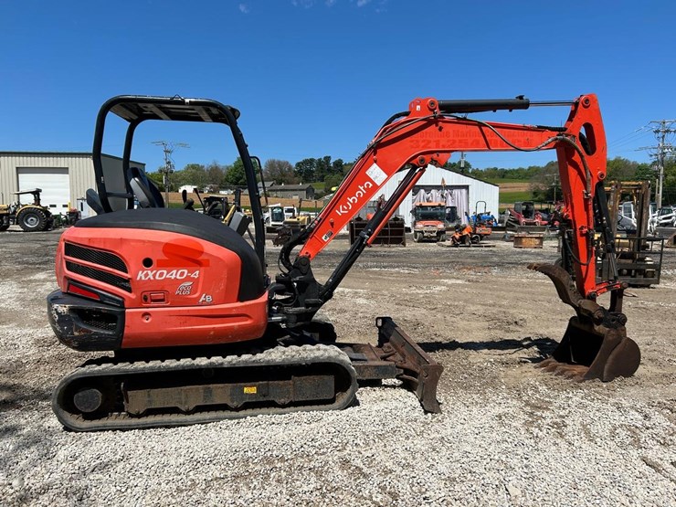 2022-kubota-kx040-4-image-5
