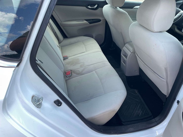 2017-nissan-sentra-4-door-sedan-(130,684-miles)-image-16