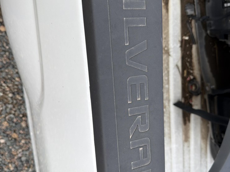 2018-chevrolet-k3500-image-14