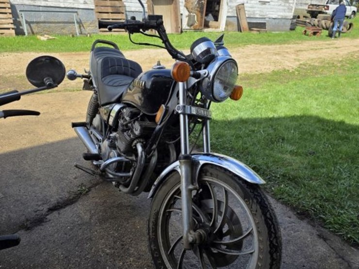 1981-yamaha-550-motorcycle-image-2