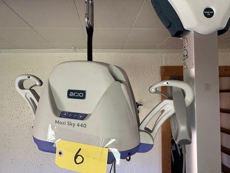 arjo-maxi-sky-440-lift-image-3