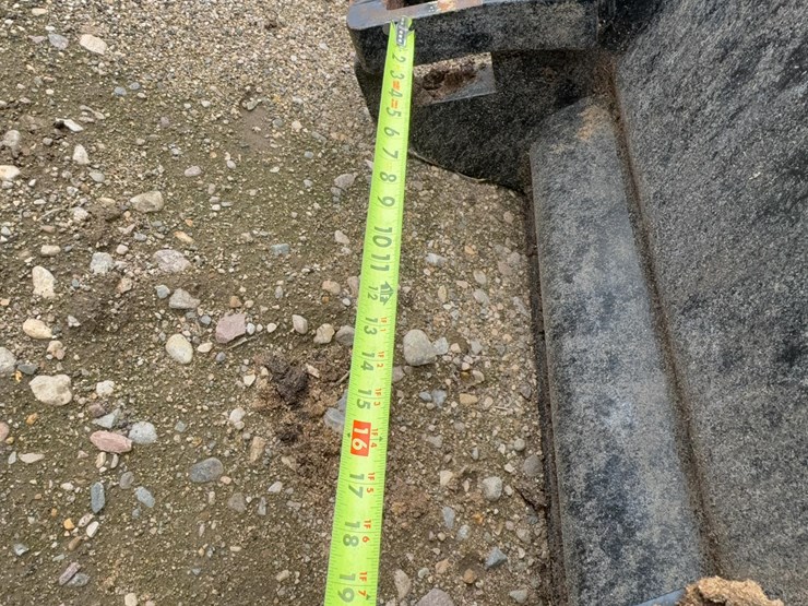 2023-caterpillar-938m-image-13