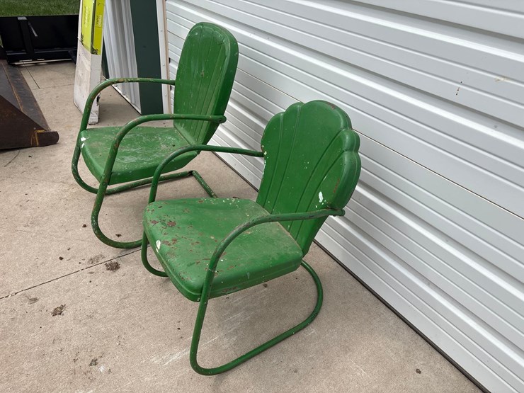 2---metal-lawn-chairs-image-5