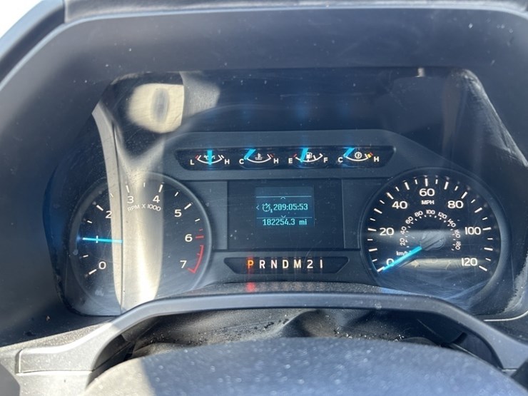 2016-ford-f150-xl-image-25