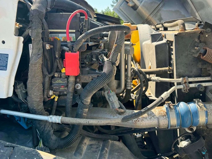 2008-gmc-7500-image-15