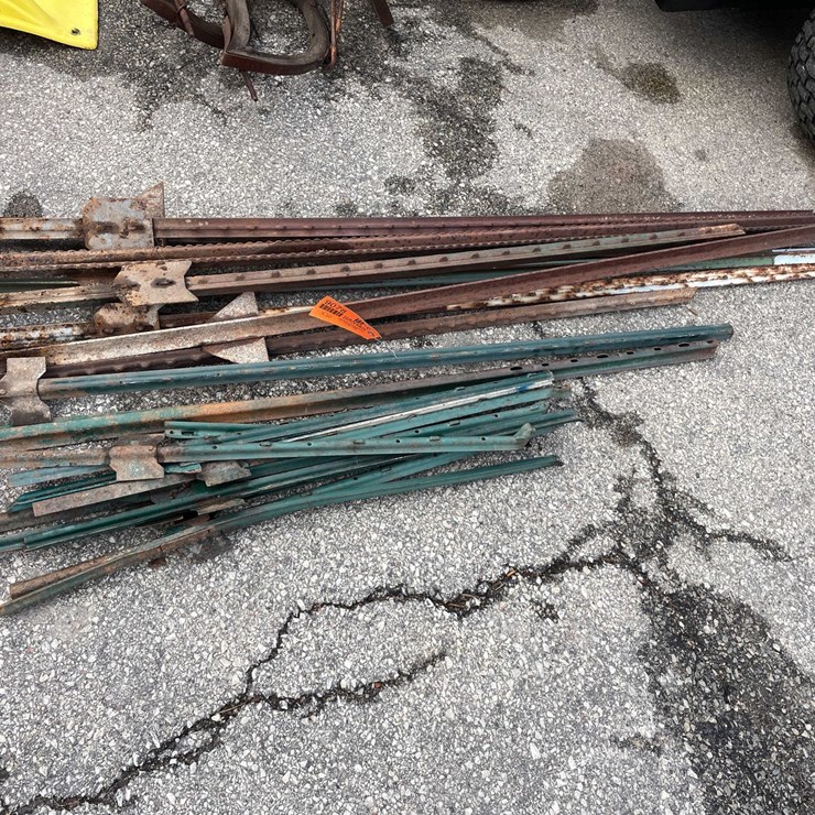#9078 • (20) Garden Fence Post Stakes (O3)