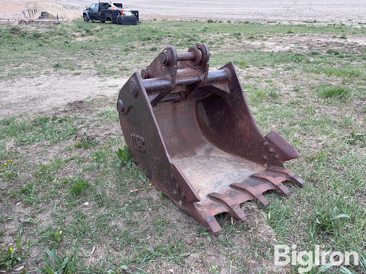 wb-excavator-bucket-image-3