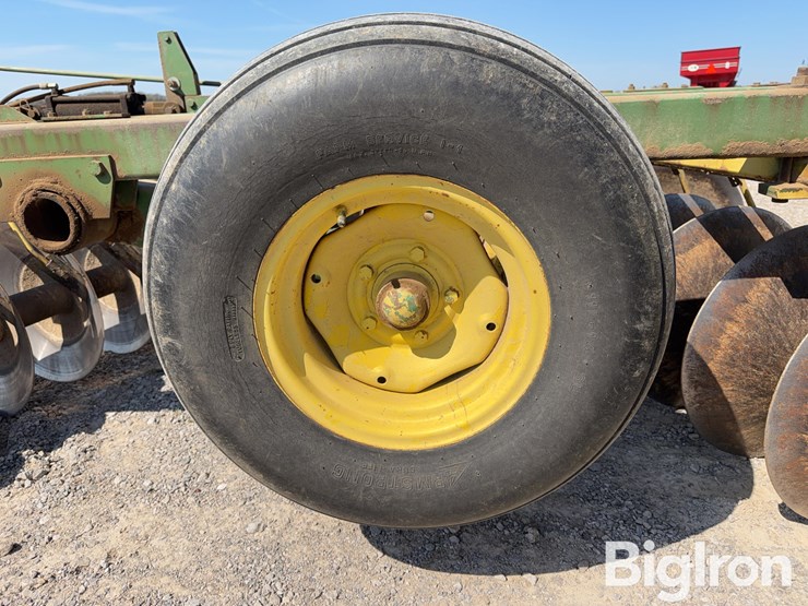 john-deere-210-image-18