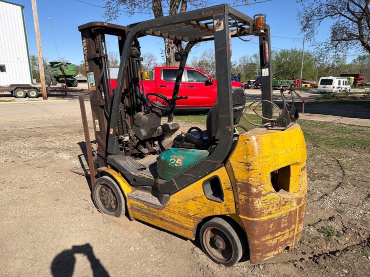 2007-komatsu-fg25st-propane-forklift-image-4