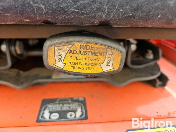 kubota-zd326-image-11