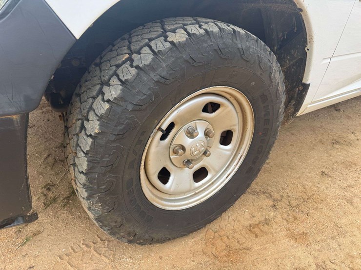 2019-ram-1500-classic-image-24