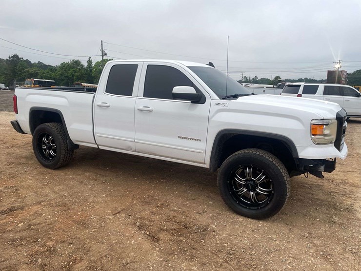 2015-gmc-sierra-1500-image-4