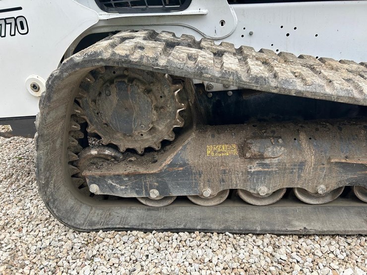 2022-bobcat-t770-image-13