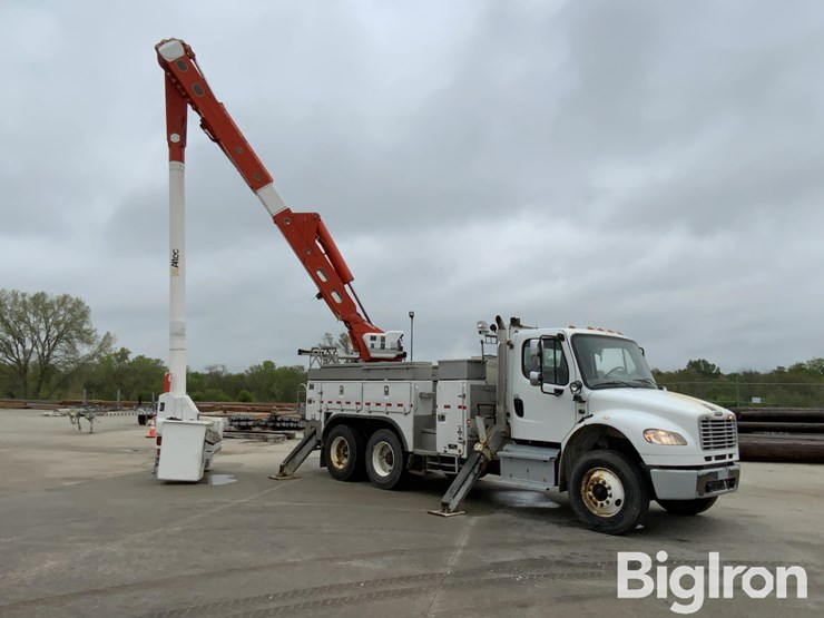 2016-freightliner-m2-106-image-11