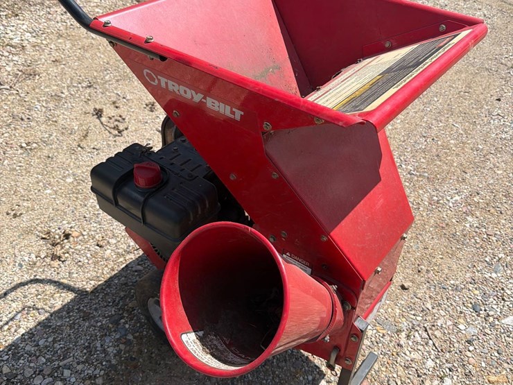 troy-bilt-10hp-wood-chipper/shredder-image-10