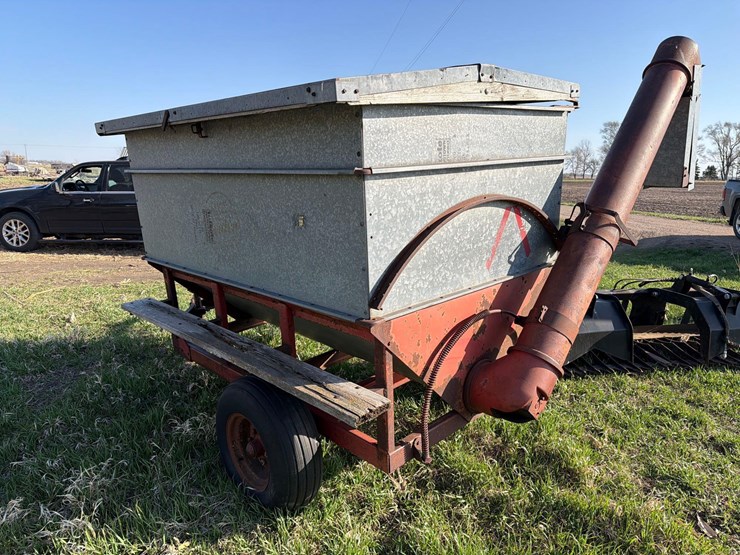 57”-x-7ft-auger-wagon-image-5
