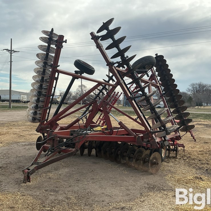 INTERNATIONAL 490