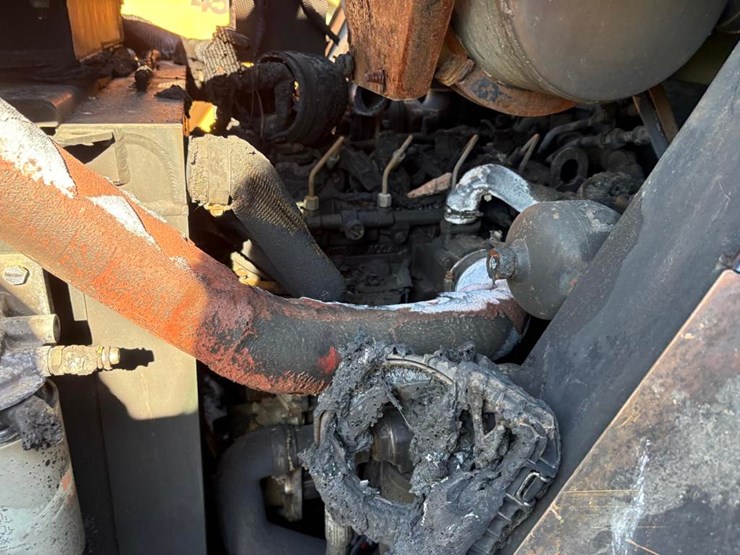 2024-asv-rt-75-heavy-duty-skidsteer-image-10
