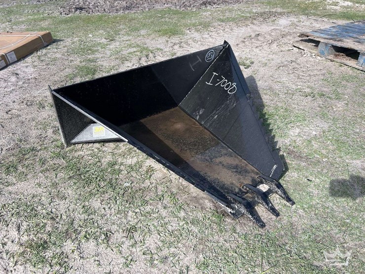2025-jmr-stump-bucket-skid-steer-attachment-image-2