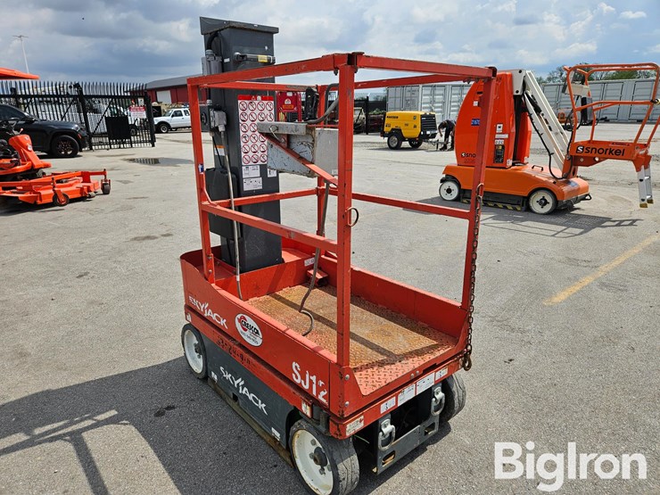 2016-skyjack-sj12-image-7