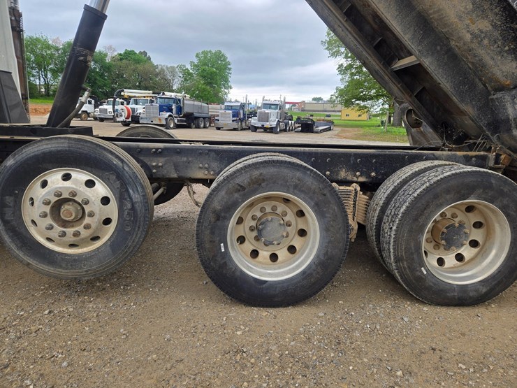 #24295-•-2011-mack-gu713-dump-truck-image-83