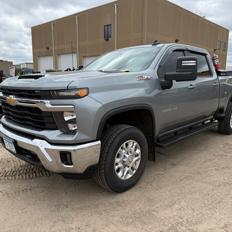 2024 CHEVROLET 3500