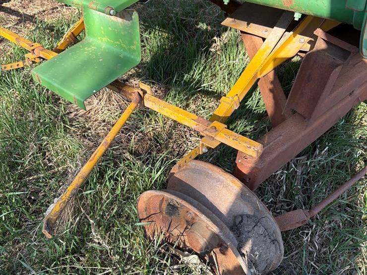 john-deere-13ft-bean-head-with-trailer-image-14