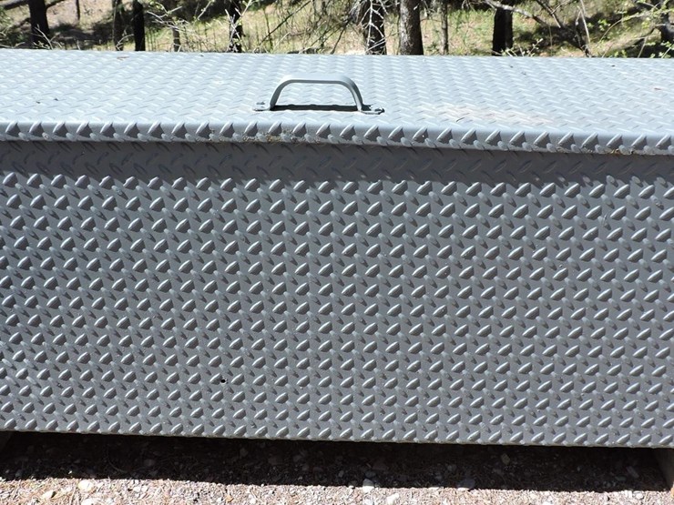 diamond-plate-tool/truck-box,-54”-wide-x-18”-deep-image-2