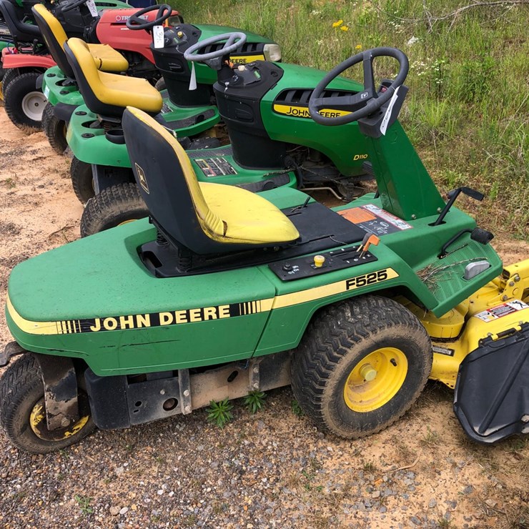 JOHN DEERE F525