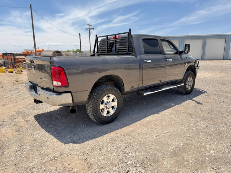 2014-dodge-2500-image-5