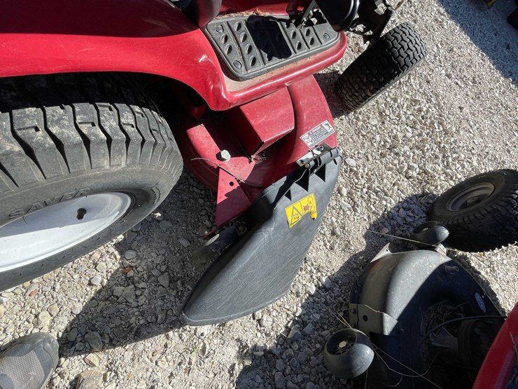 #6947-•-toro-riding-lawn-mower-image-11