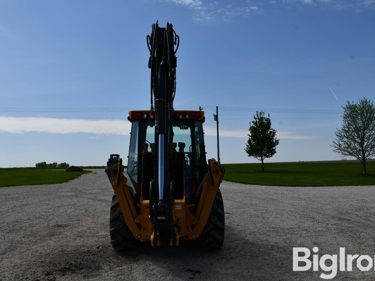 2024-john-deere-410-image-6