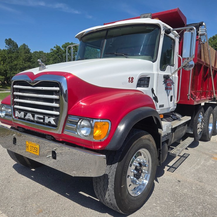 #24354 • 2002 Mack CV513 Granite DumpTruck