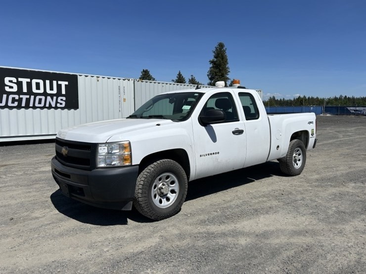 2013-chevrolet-silverado-1500-image-1