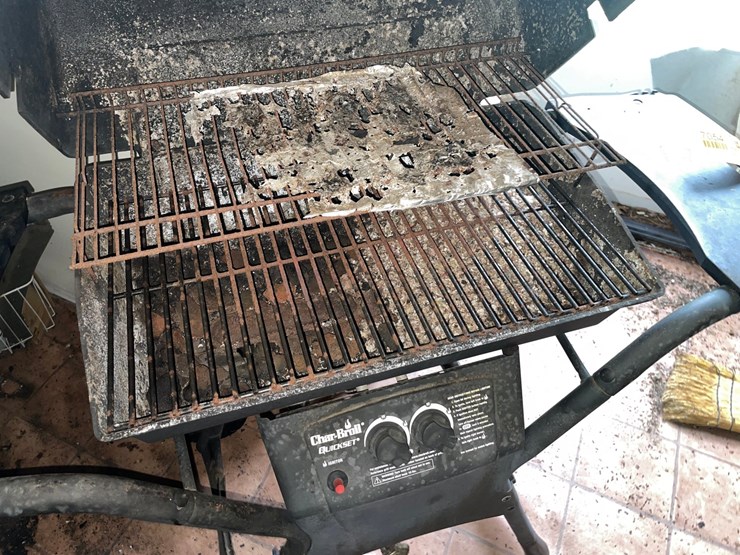 #7054-•-char-broil-gas-grill-image-5