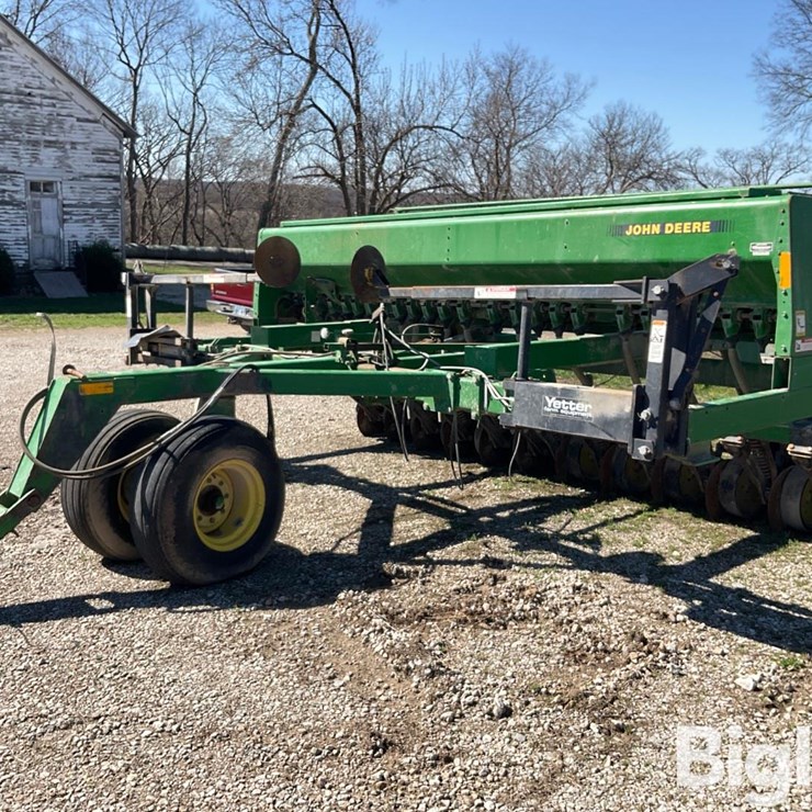 JOHN DEERE 752