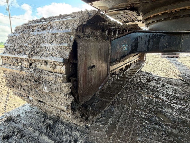 2015-hitachi-zx160-lc-image-24