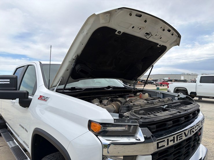 2021-chevrolet-2500hd-image-67