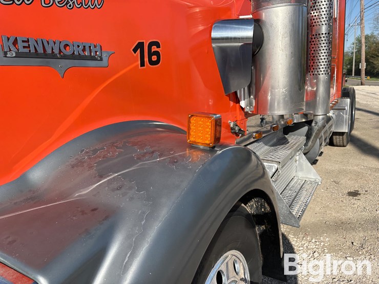 2001-kenworth-w900-image-12